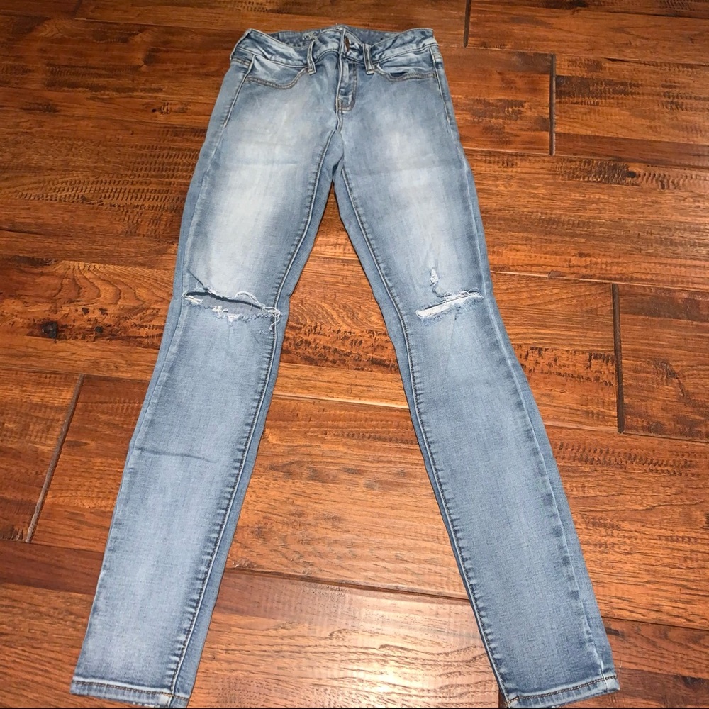 AEO light wash jeggings